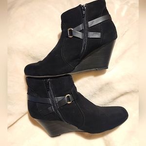 Women's Report Galiana Black Suede Ankle Wedge Boots- Size 11